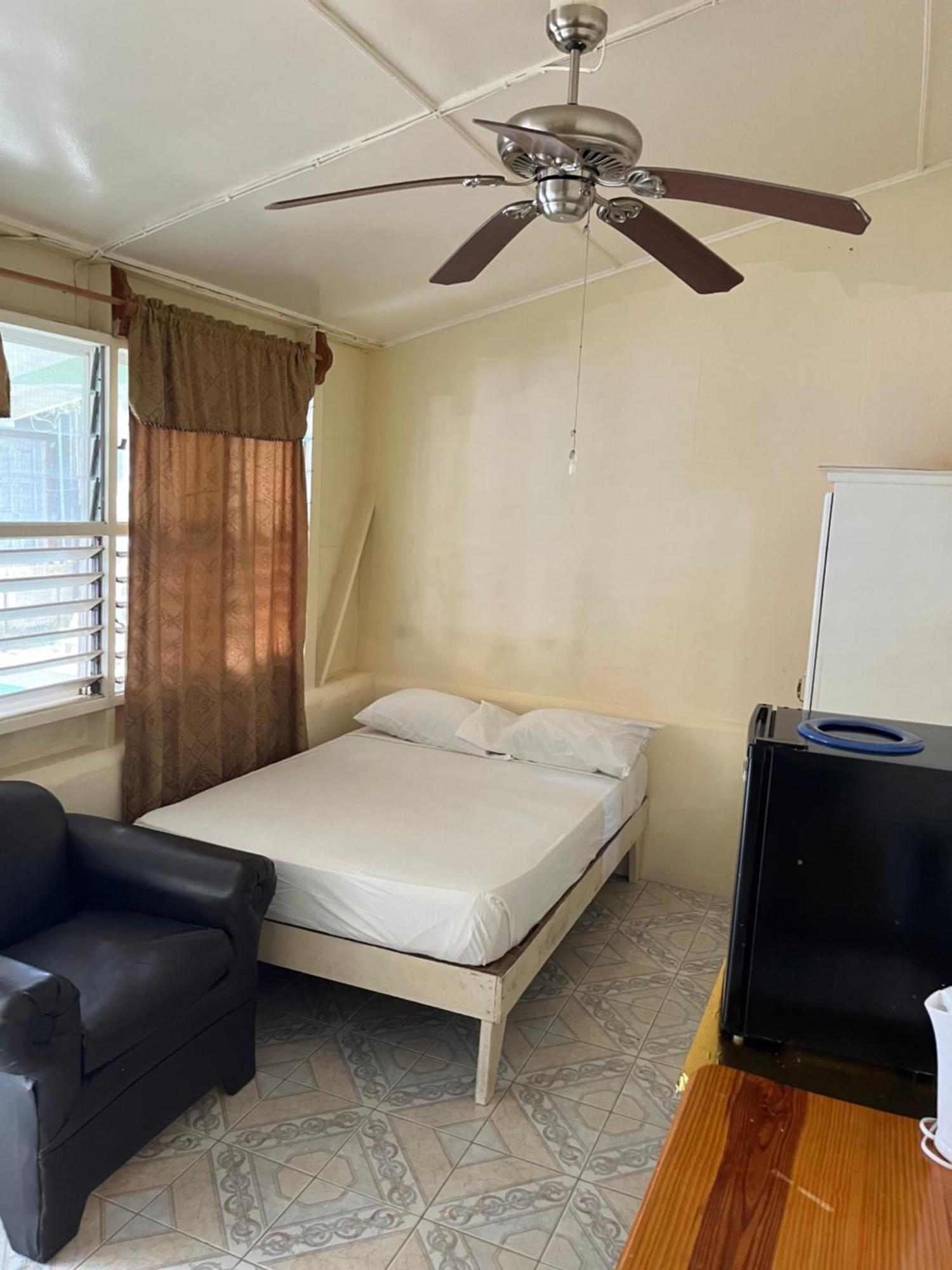 Andre'S Guest House Negril Exterior foto