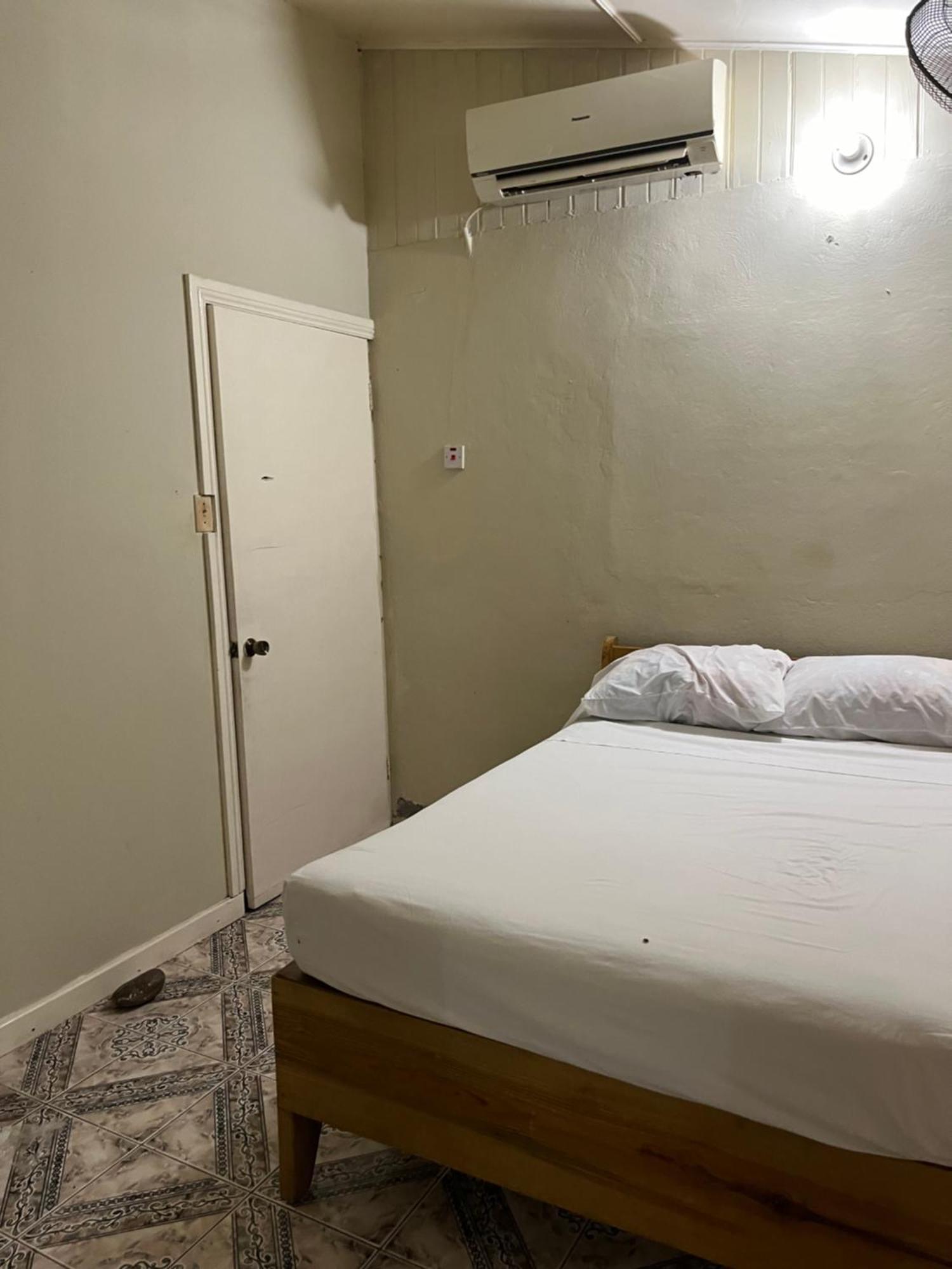 Andre'S Guest House Negril Zimmer foto